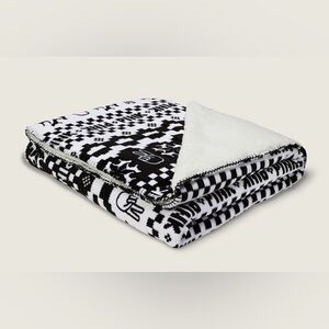 PINK by Victoria's Secret Sherpa Blanket Fair Isle Black & White VS Throw